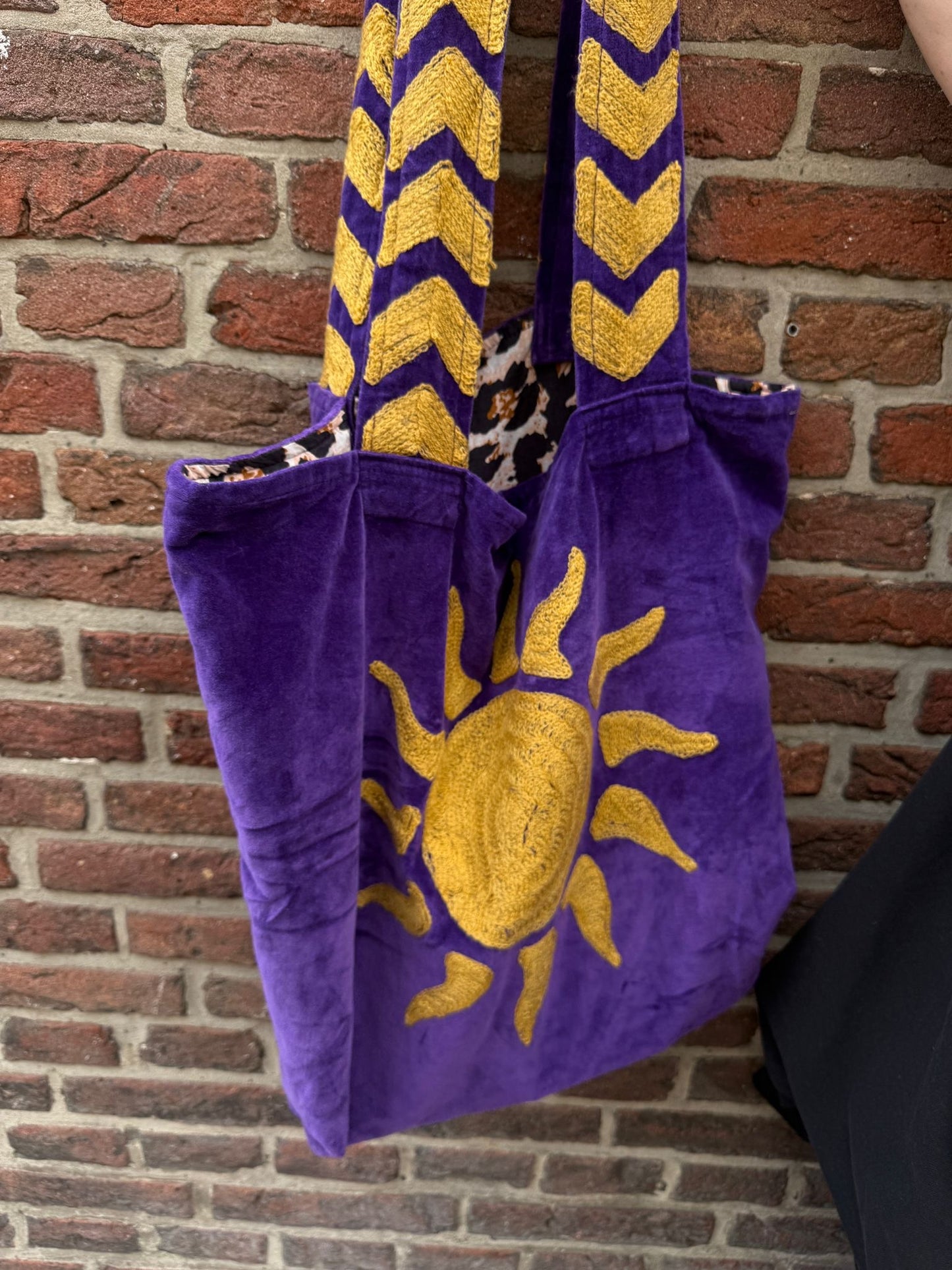 Set van 6 velvet embroidery "SUNCHASER" tassen