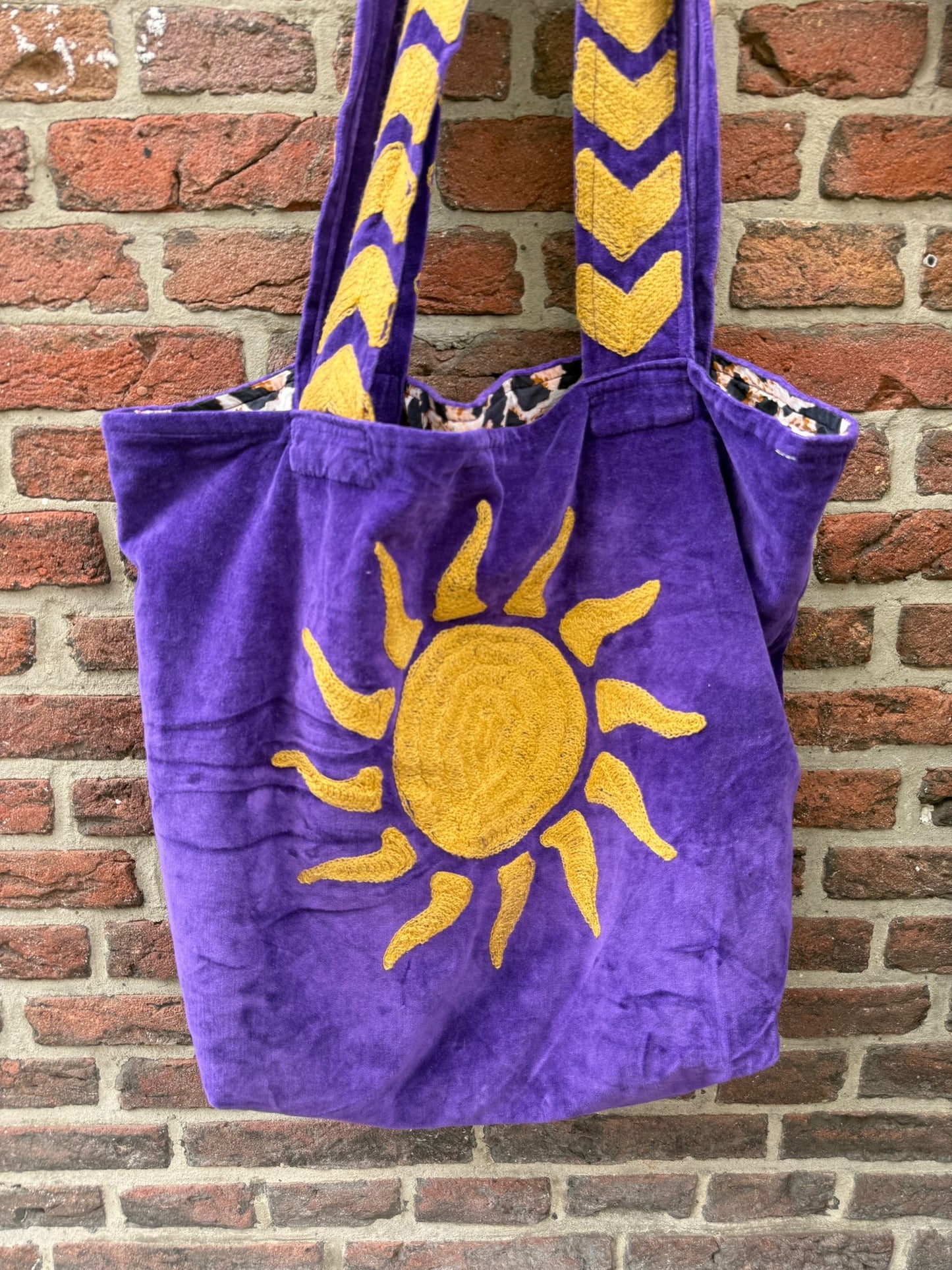 Set van 6 velvet embroidery "SUNCHASER" tassen