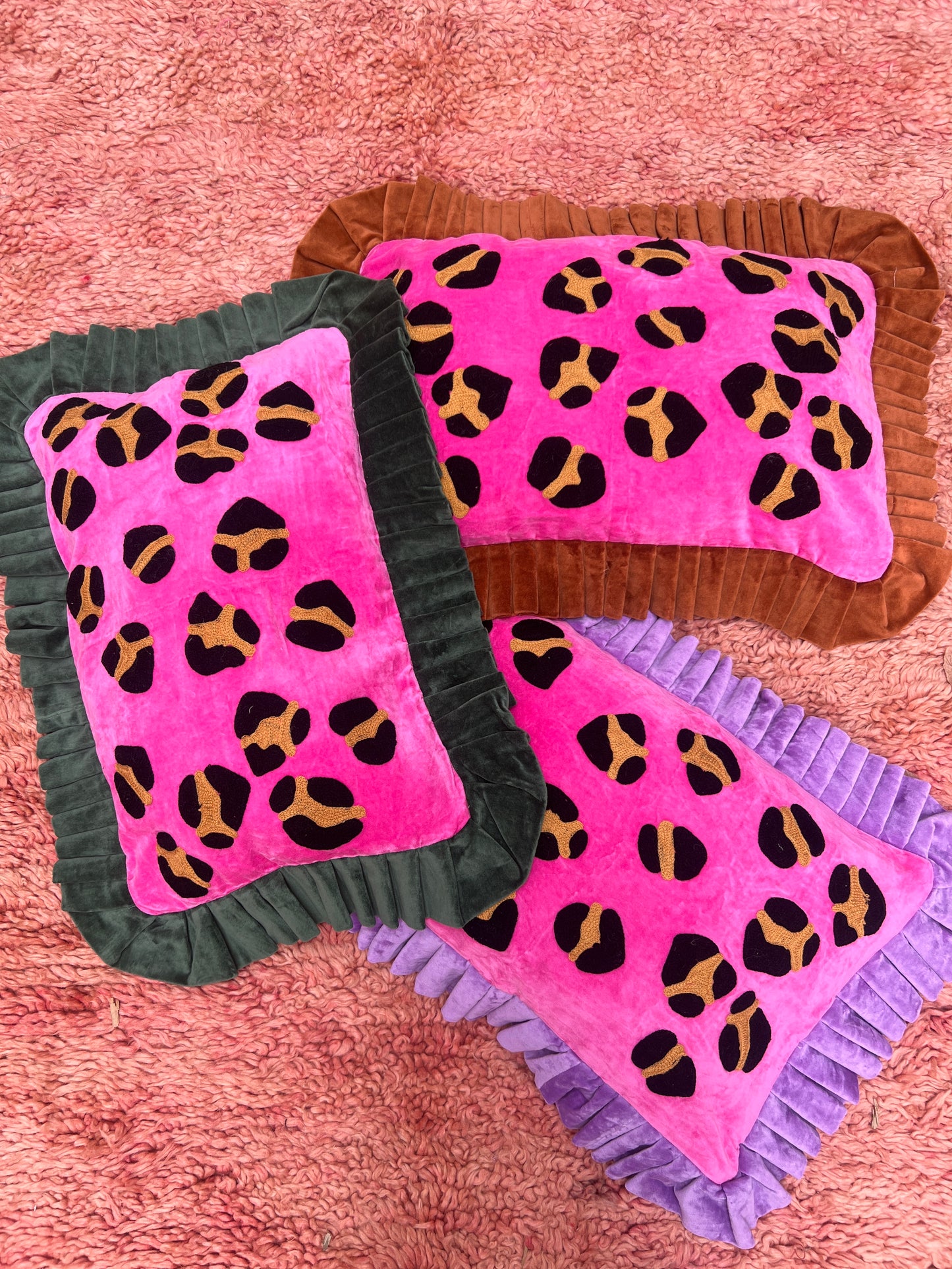 Kussenhoes met suzani borduursel