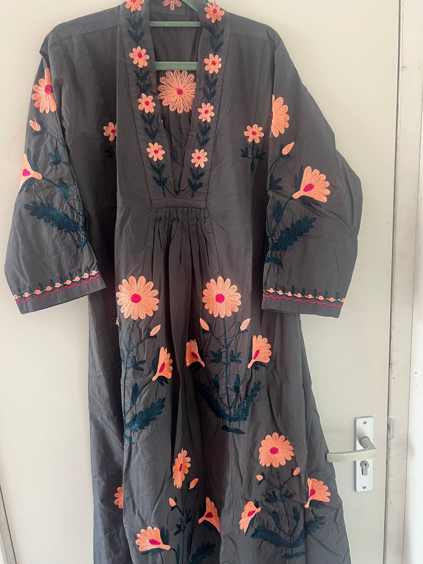 Embroidery jurk