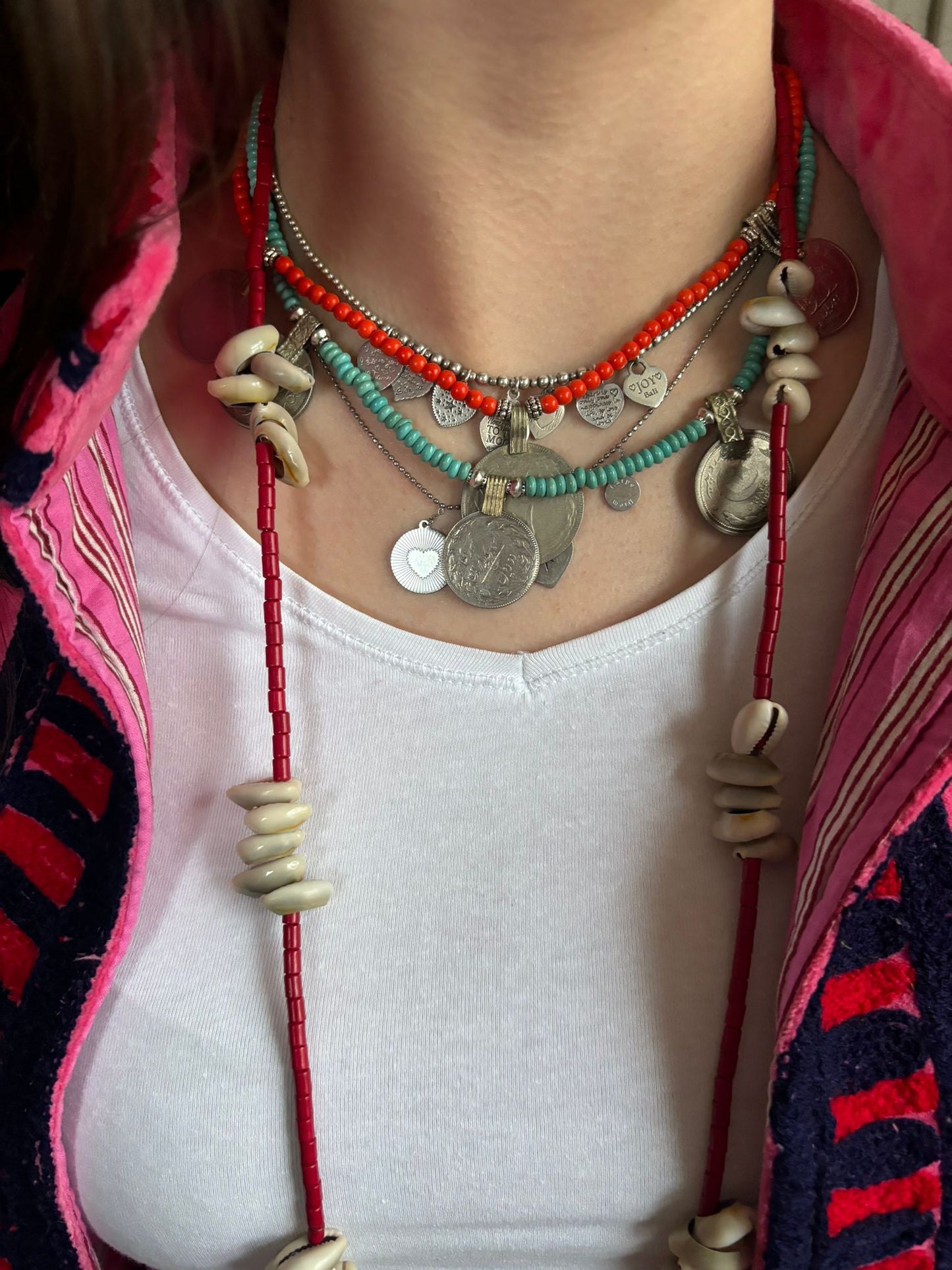 Ketting met met turquoise en munten