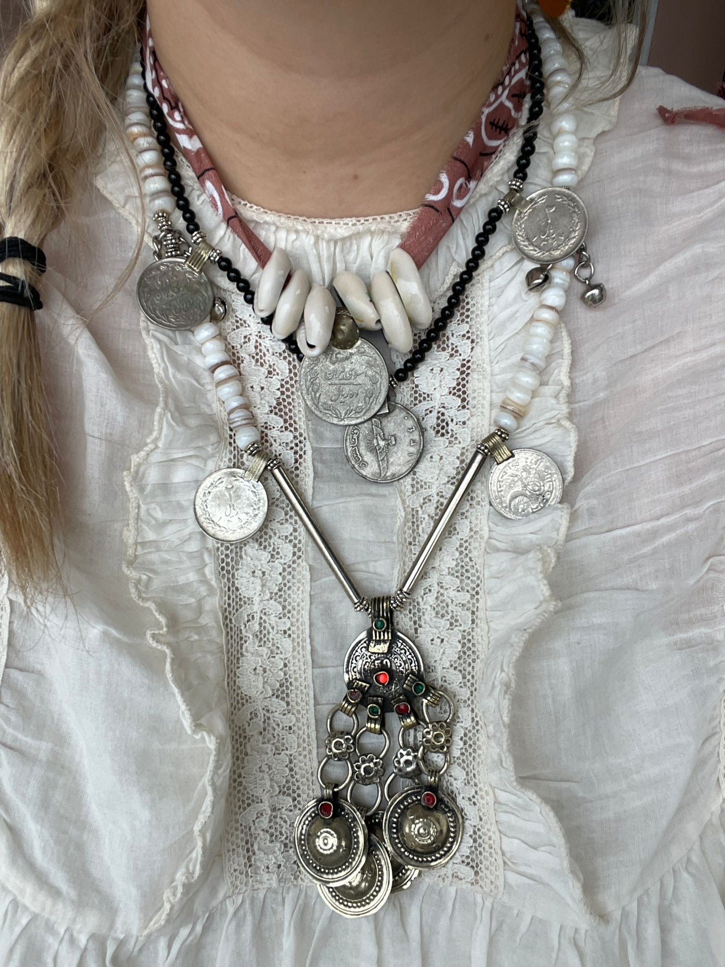 Bandanaketting met vintage munt Kyra
