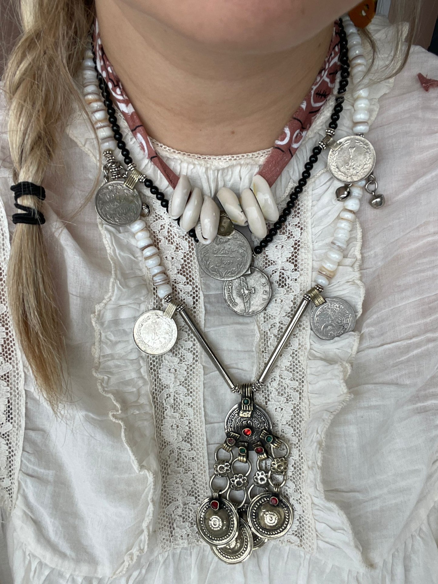 Bandanaketting met vintage munt Kyra
