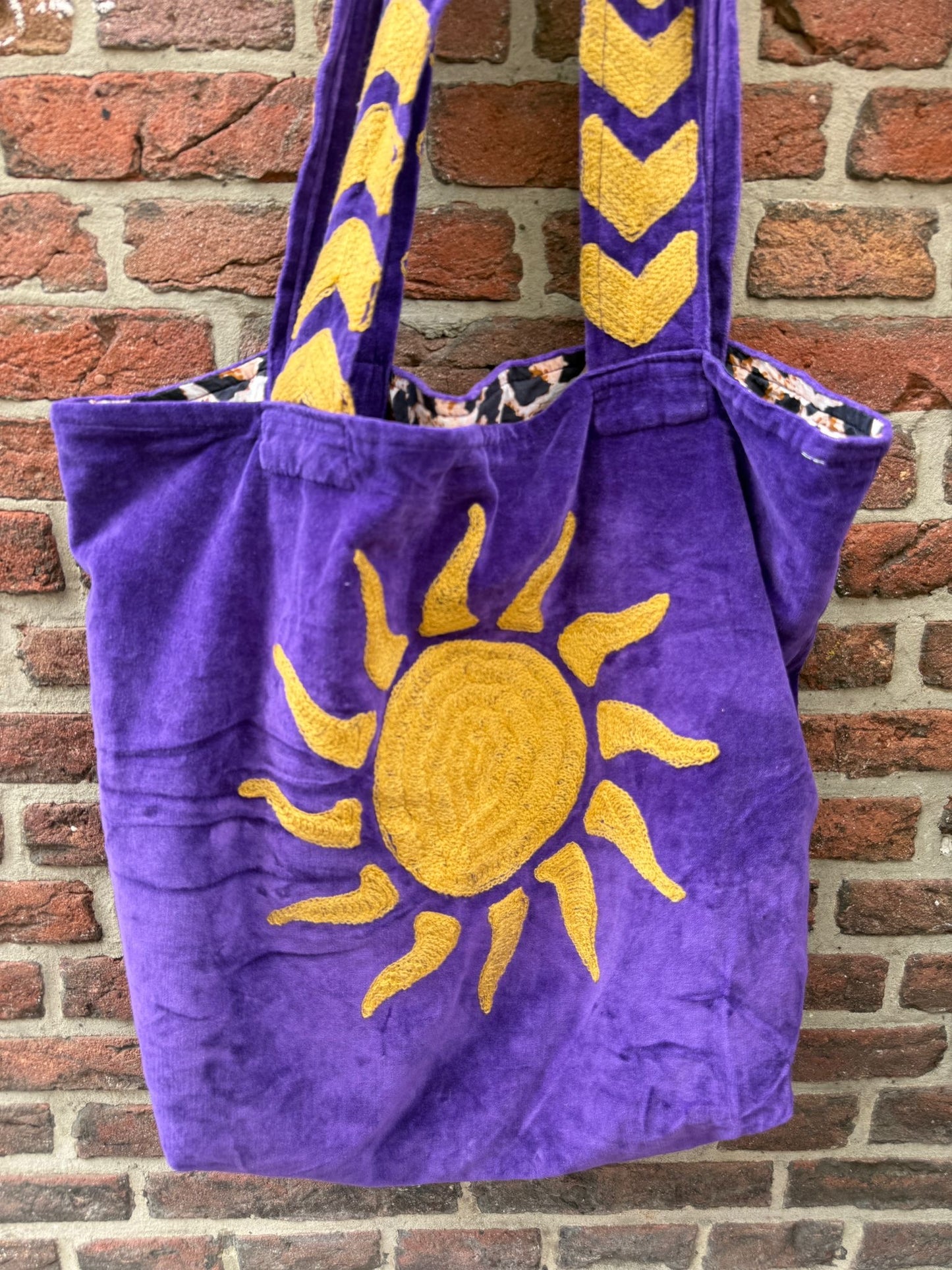 Set van 6 velvet embroidery "SUNCHASER" tassen