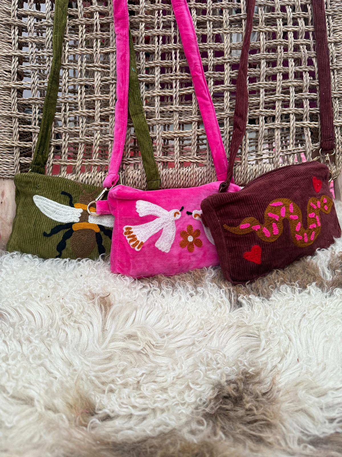 Velvet embroidery "BIRD tout" tas