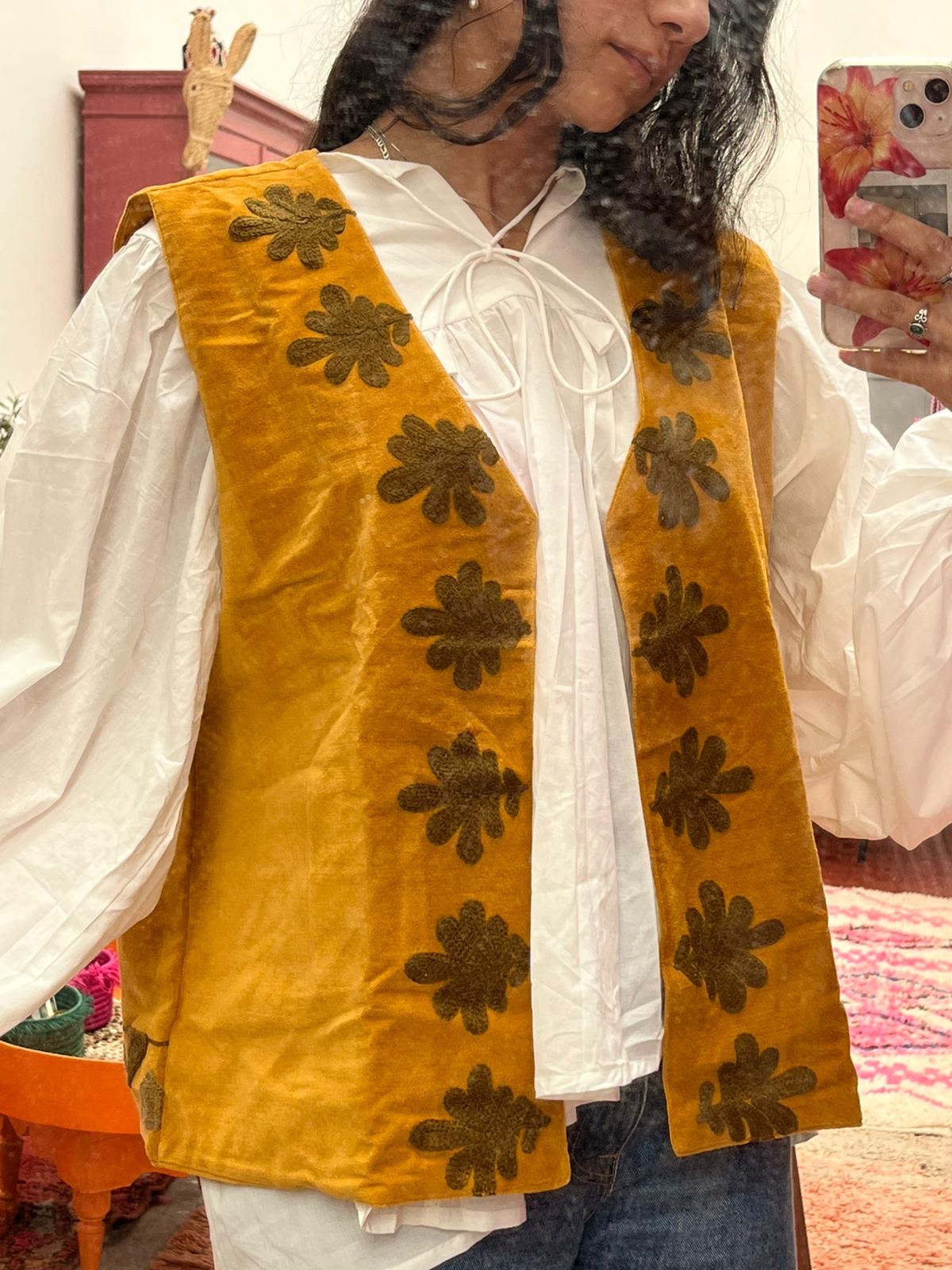 Suzani velvet  Gilet panter yellow