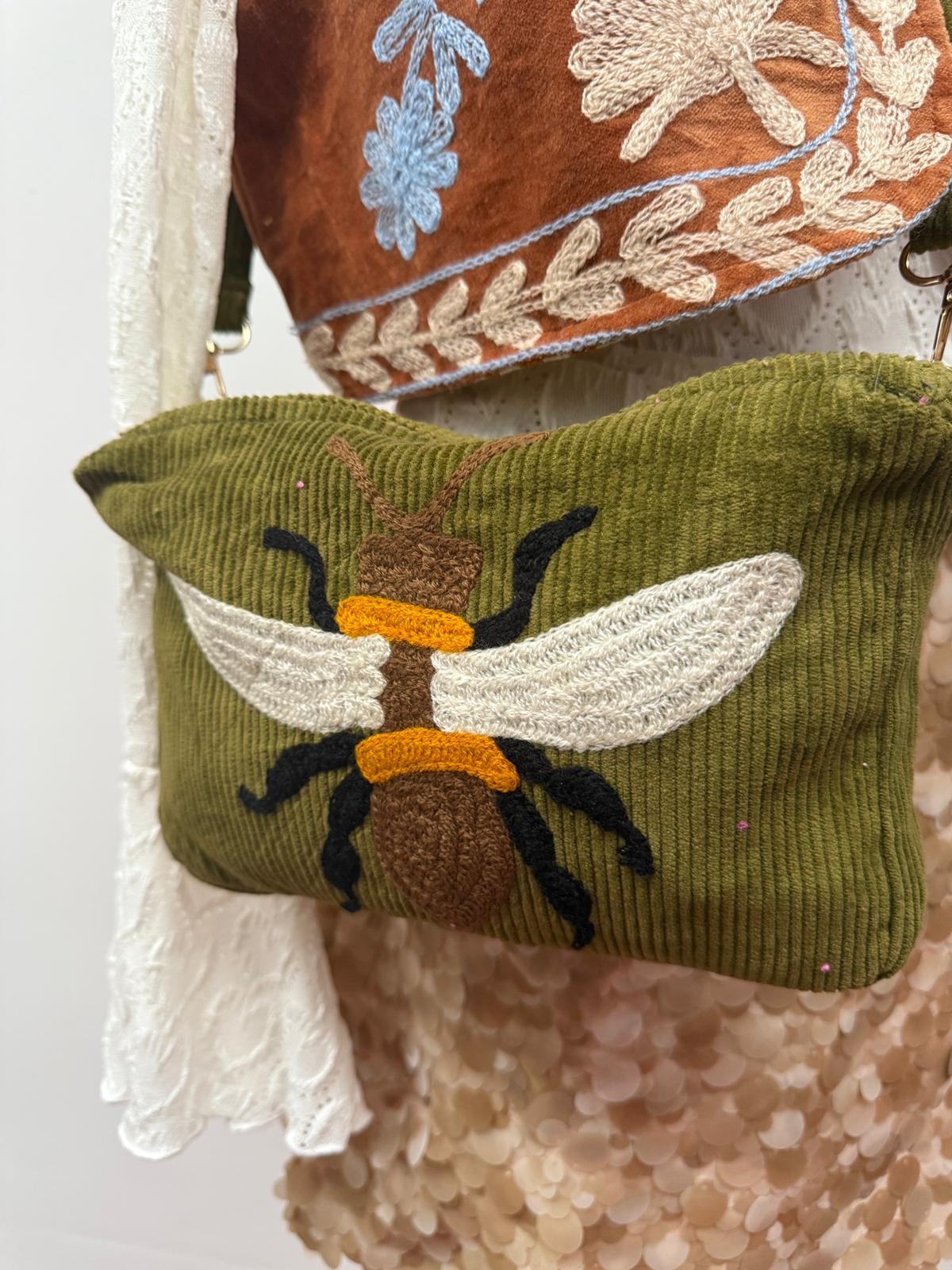 Corduroy embroidery "tout" tas