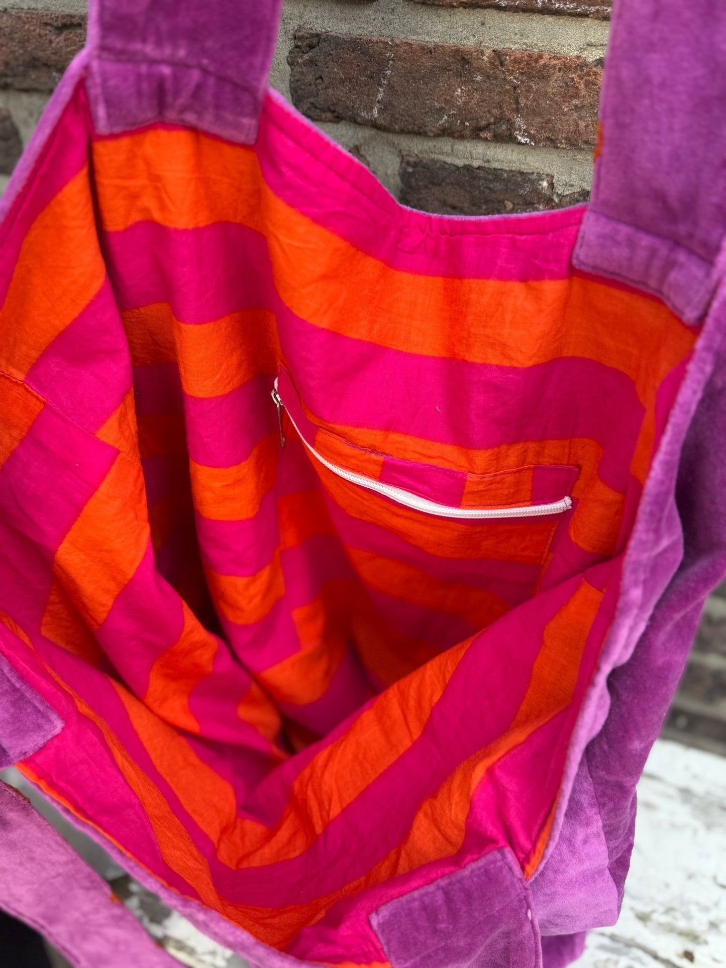 Set van 6 velvet embroidery "SUNCHASER" tassen