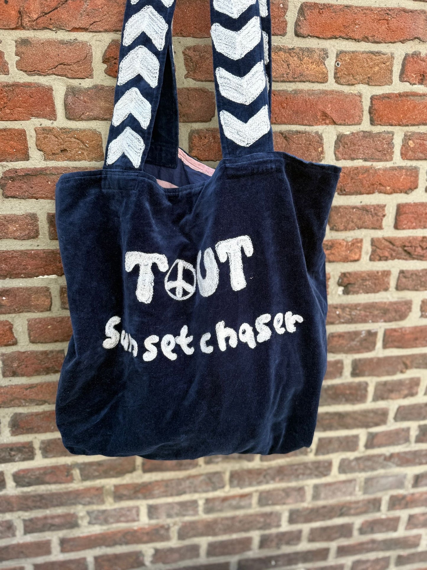 Set van 6 velvet embroidery "SUNCHASER" tassen
