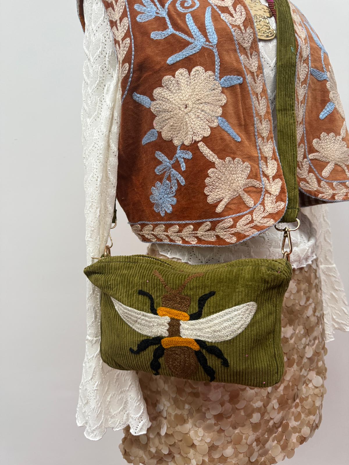 Corduroy embroidery "tout" tas
