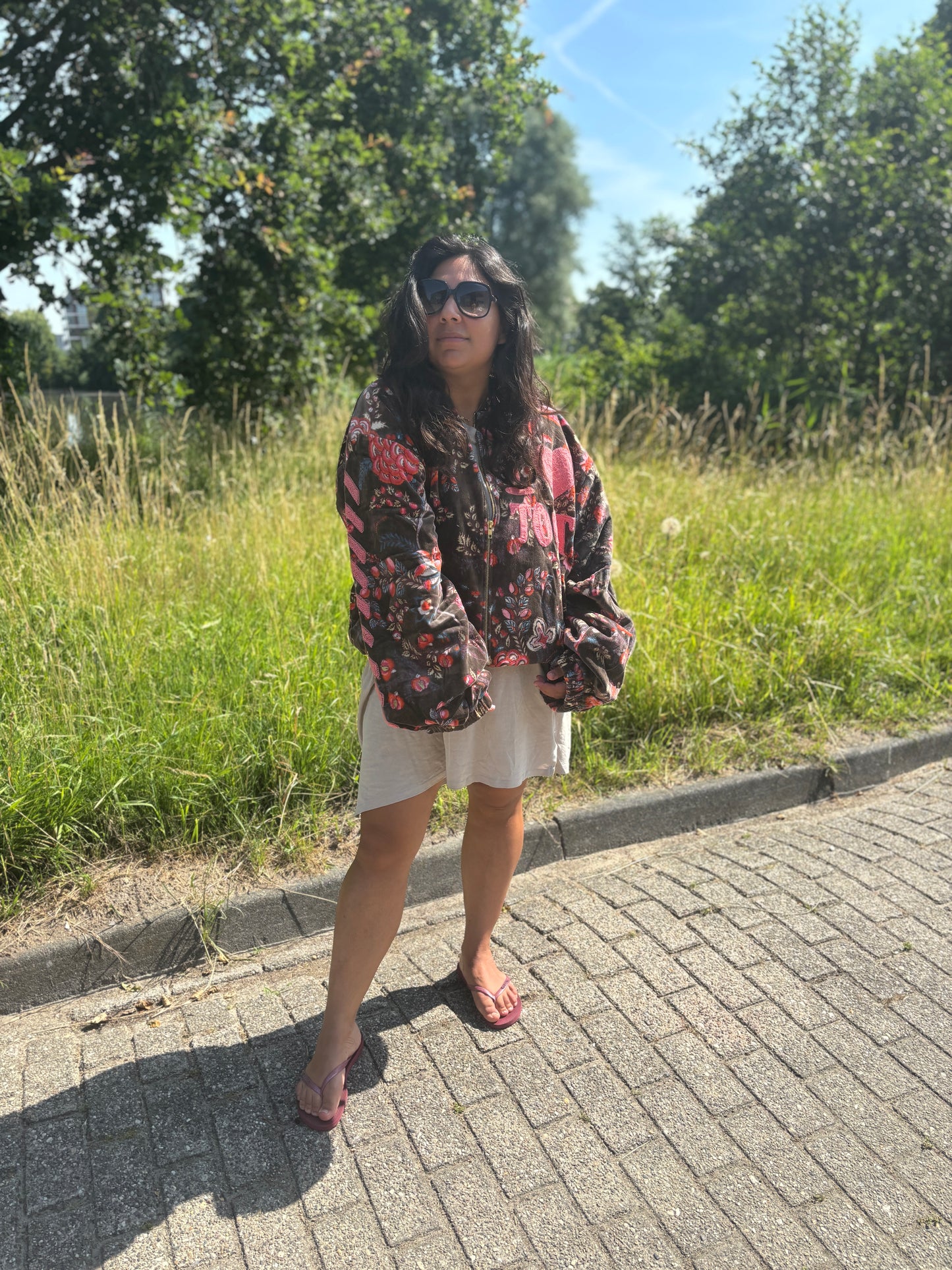 TOUT - Flower Bomber Tout