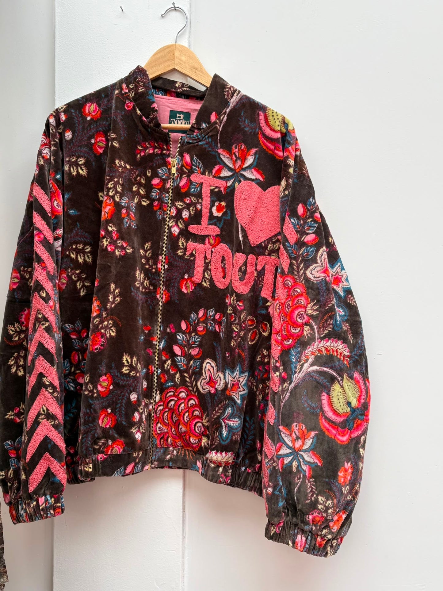 TOUT - Flower Bomber Tout