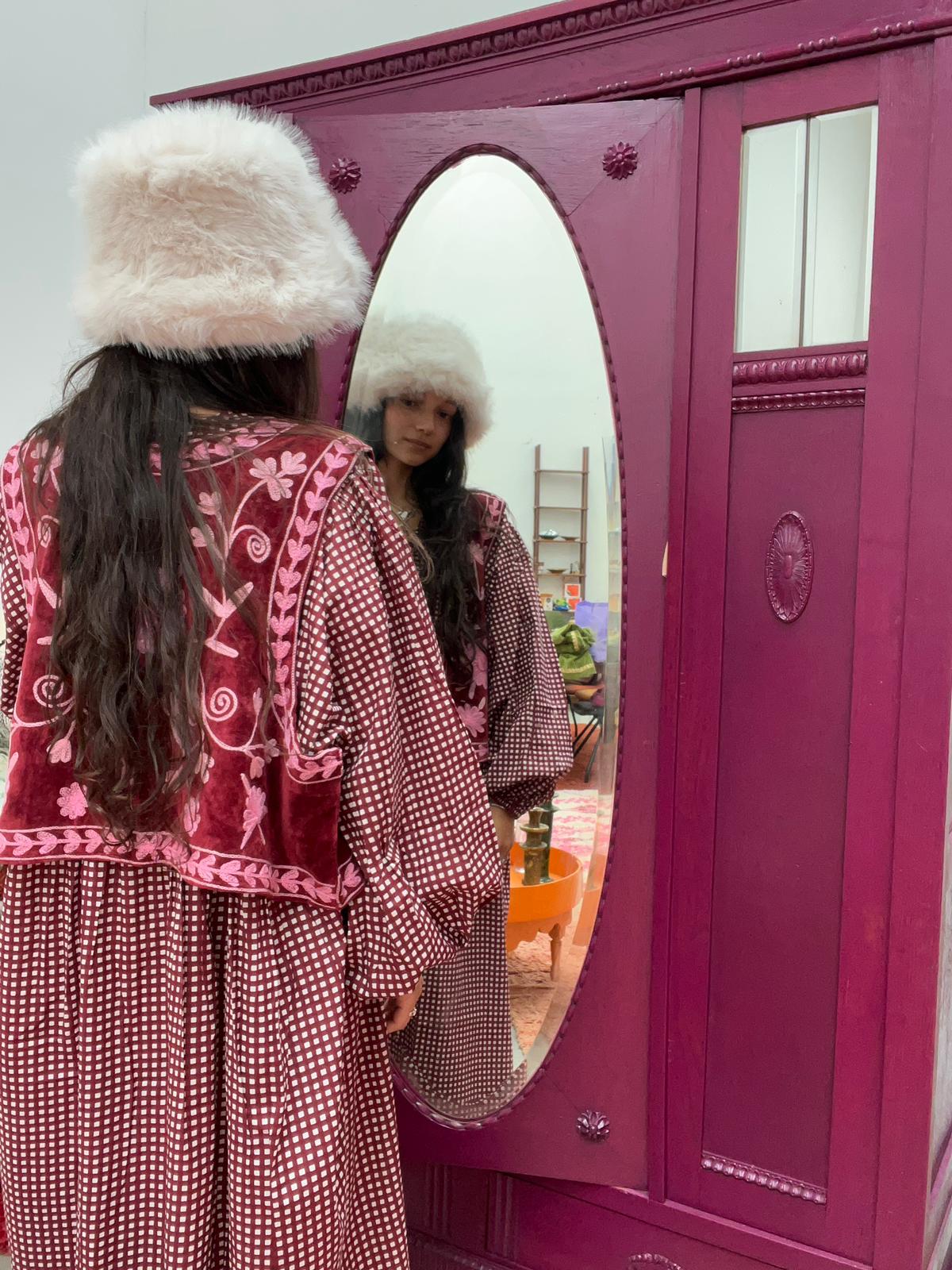 Suzani velvet  Gilet red pink