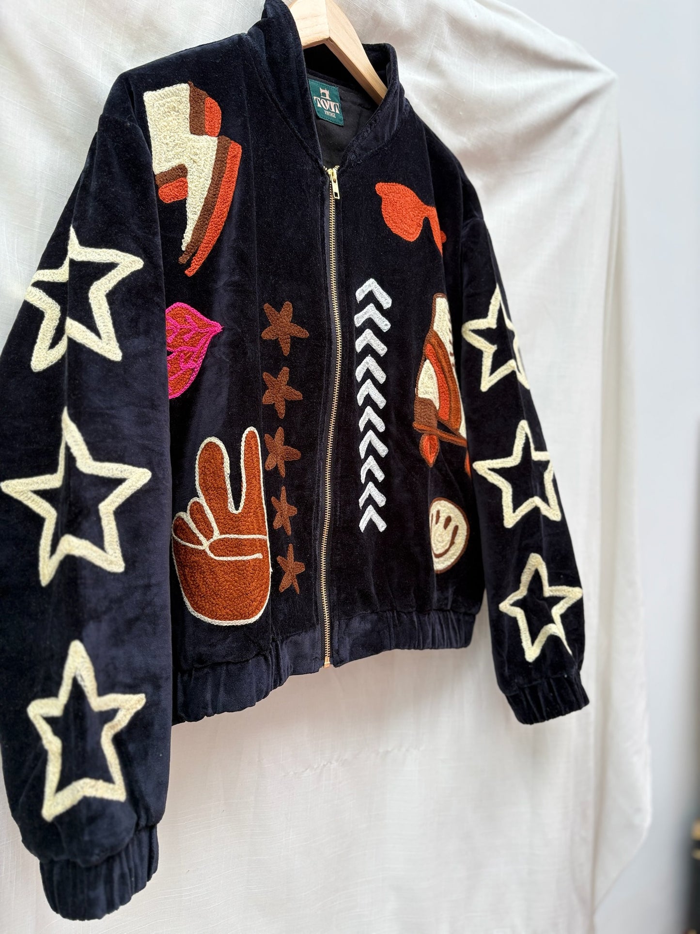 TOUT - Lola Bomber Velvet Black.