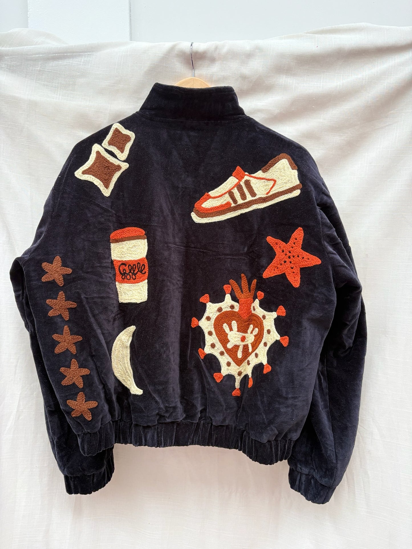 TOUT - Lola Bomber Velvet Black.