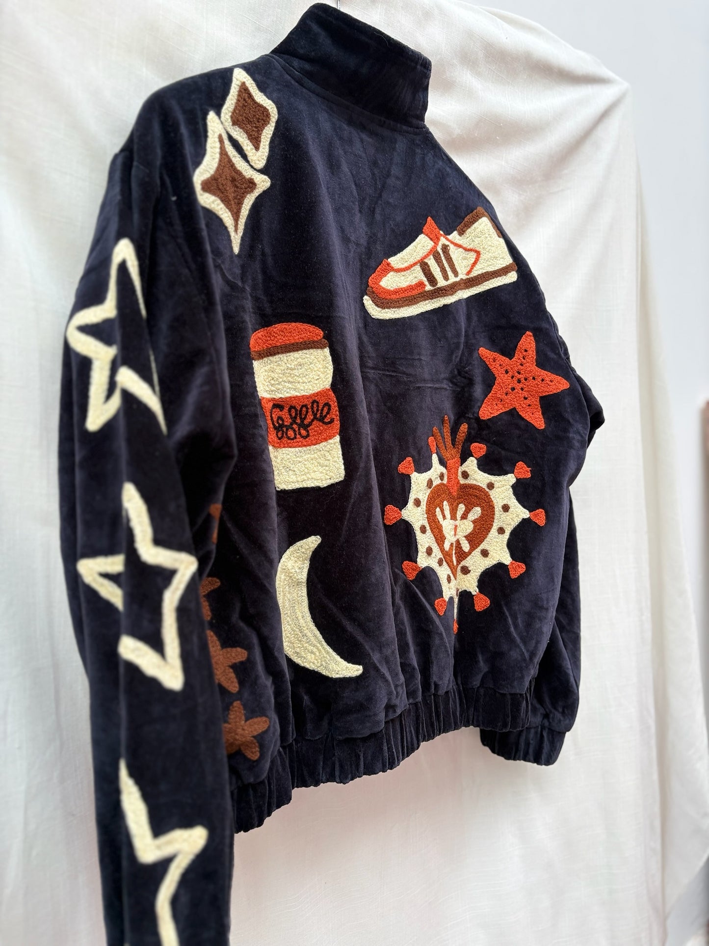 TOUT - Lola Bomber Velvet Black.