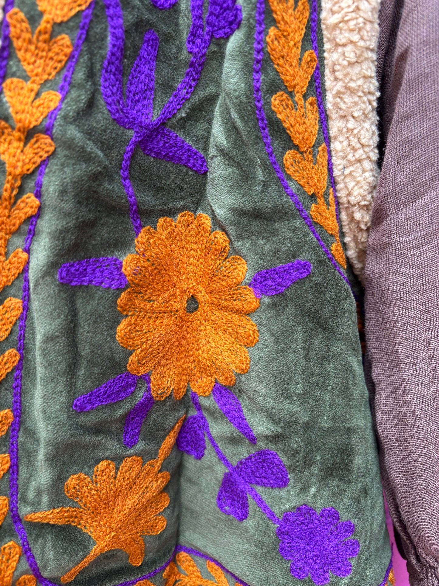 Velvet gilet teddy purple orange