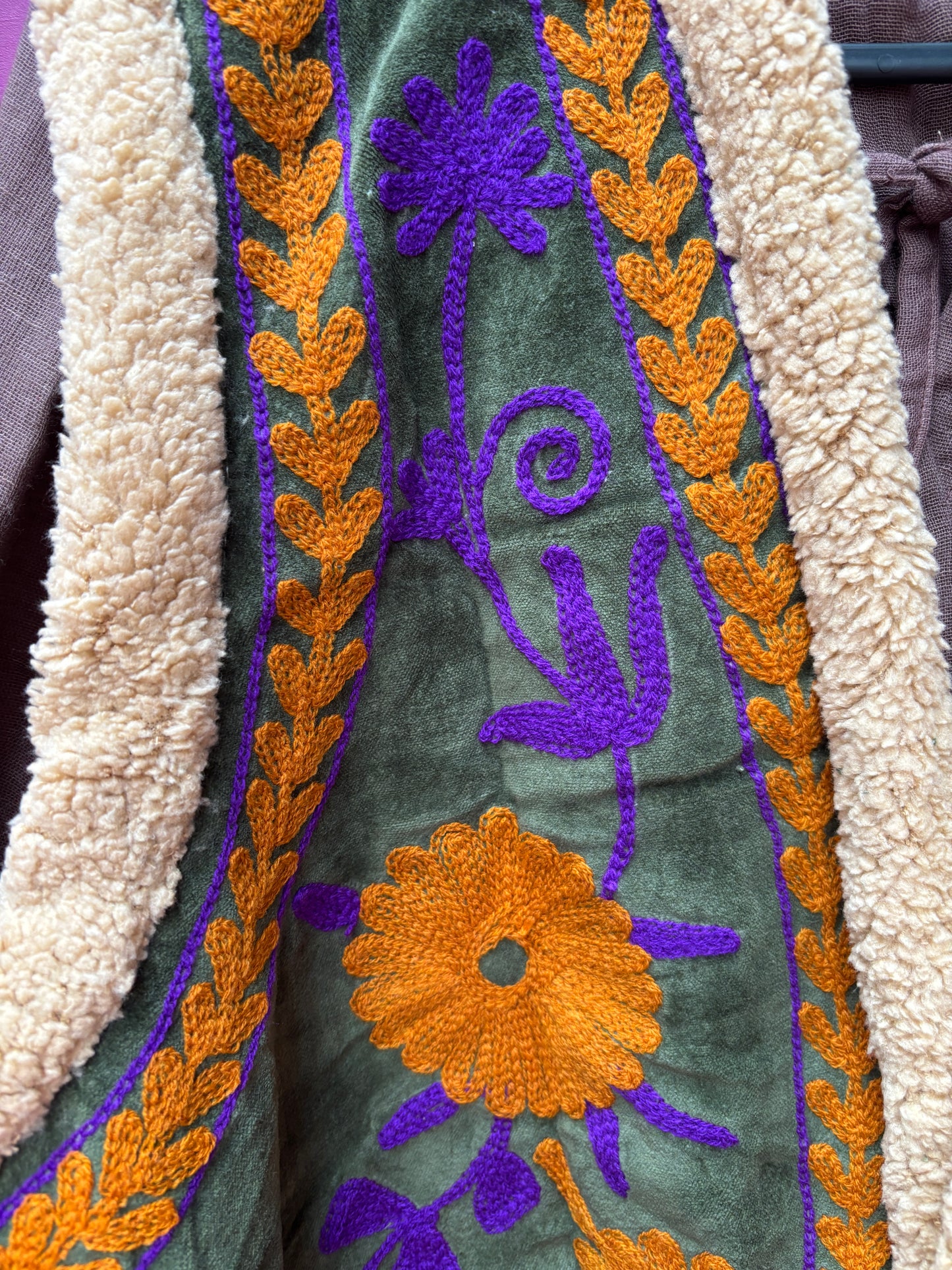 Velvet gilet teddy purple orange