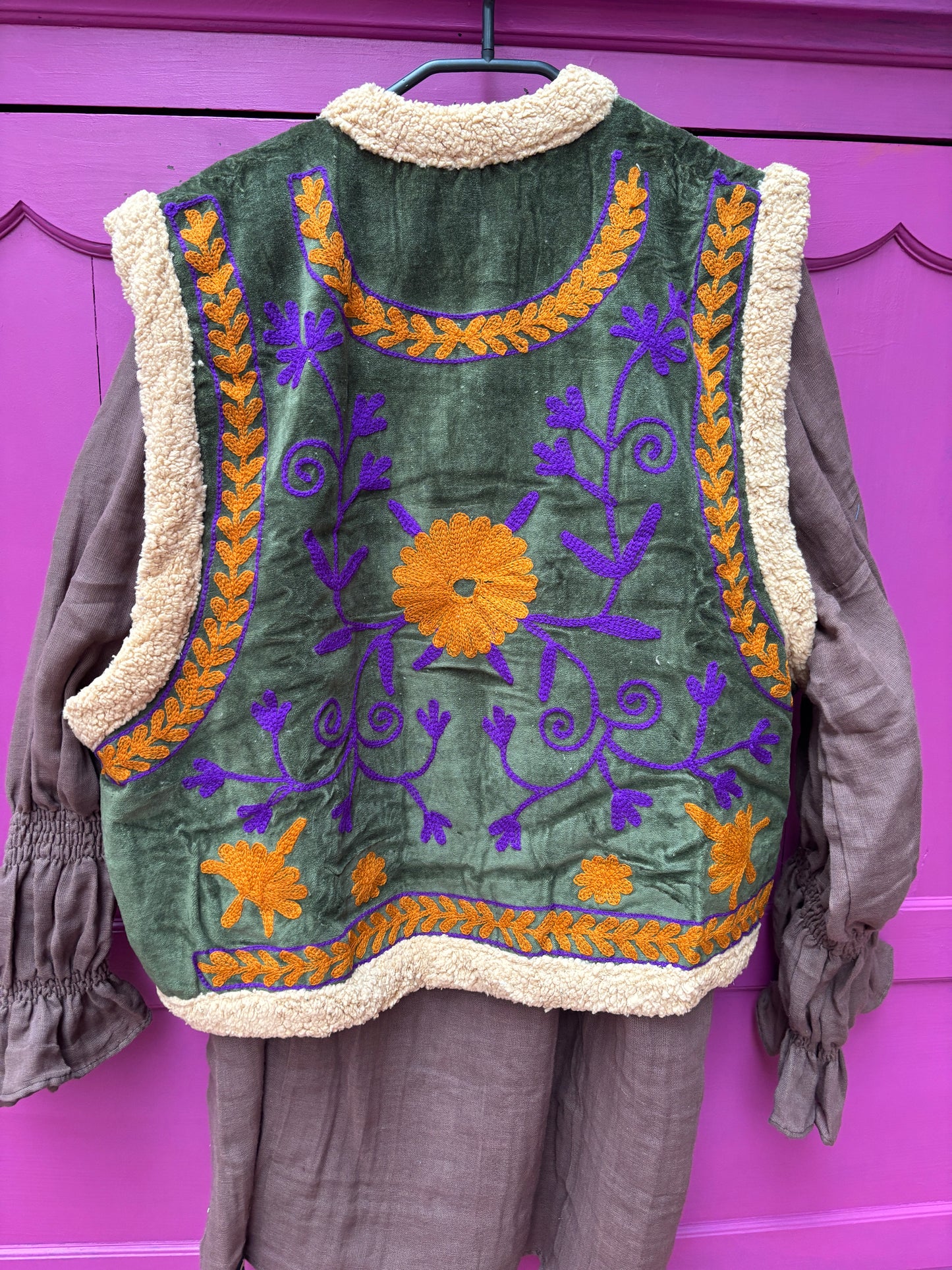 Velvet gilet teddy purple orange