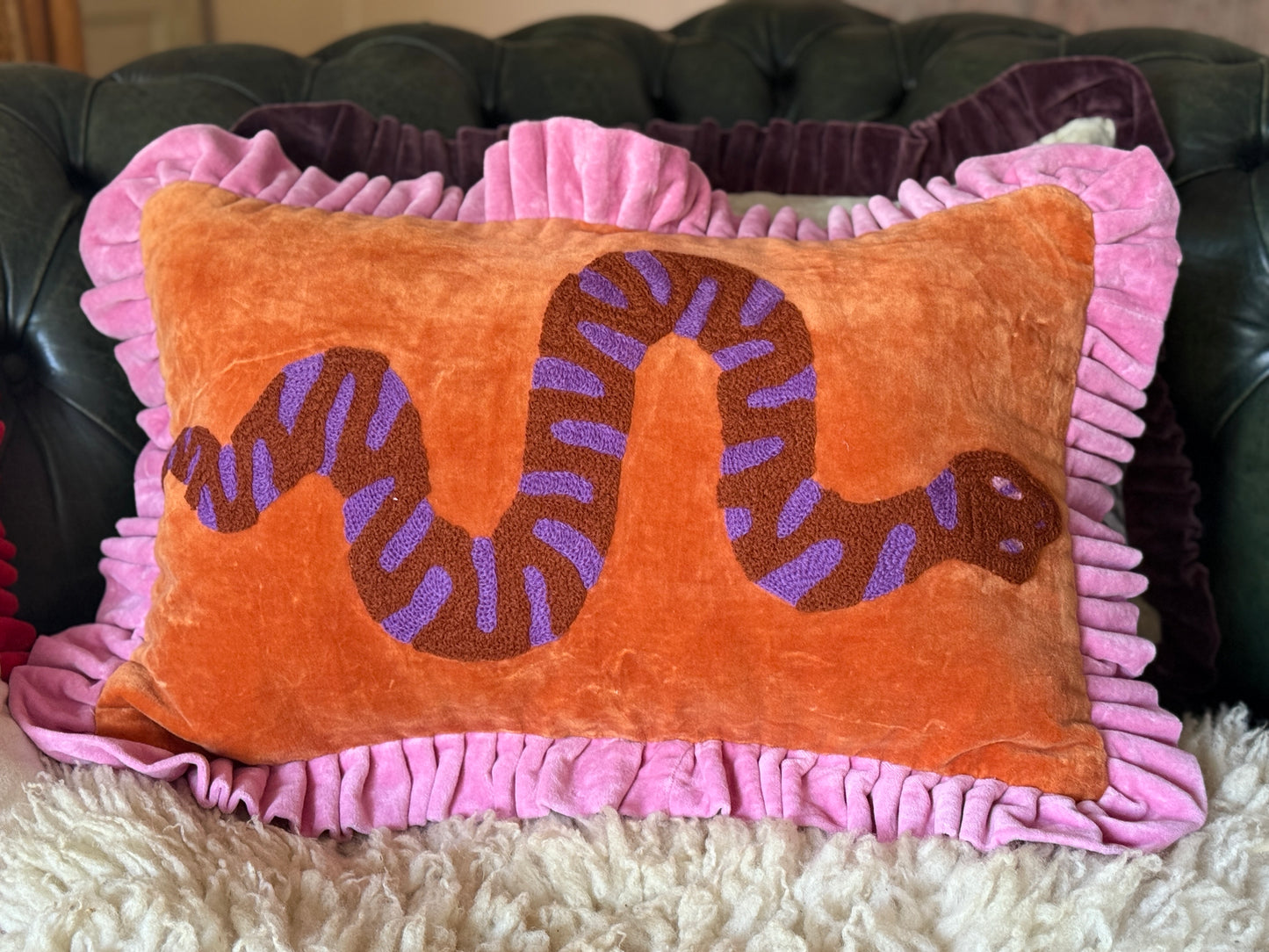 Kussenhoes met suzani borduursel