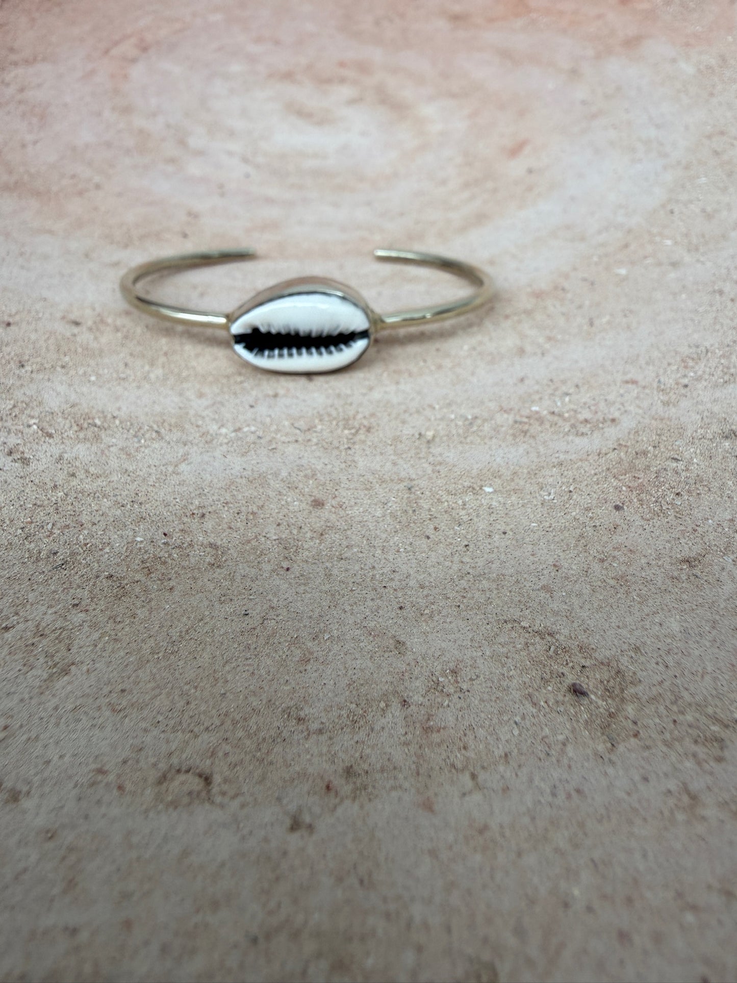 TOUT- Lotte Set van 6 schelpenarmbanden