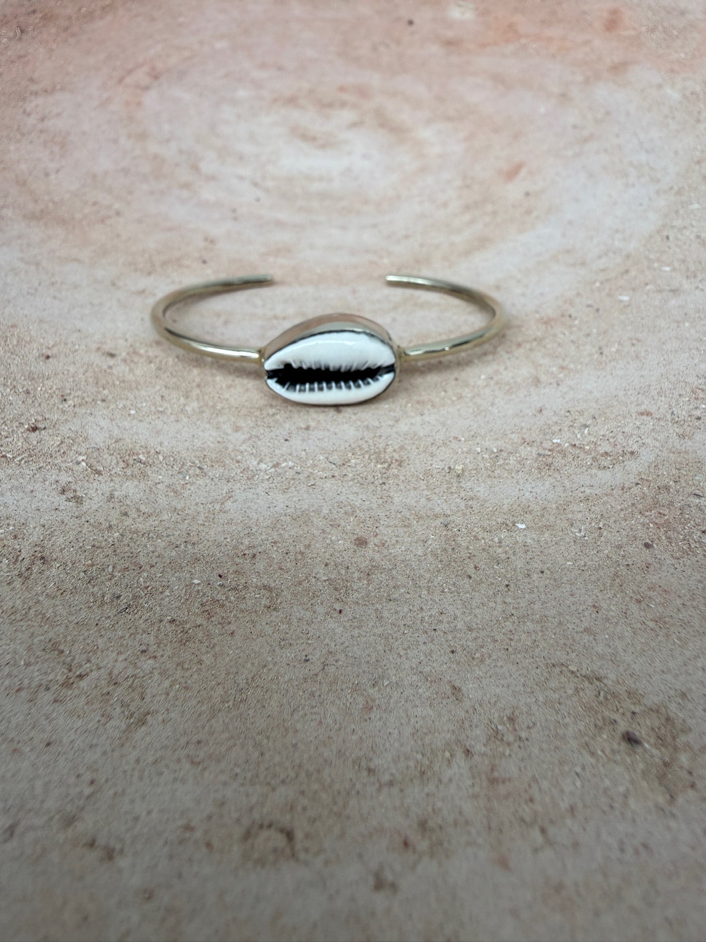 TOUT- Lotte Set van 6 schelpenarmbanden