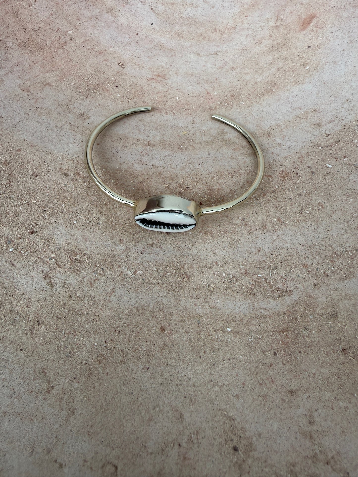 TOUT- Lotte Set van 6 schelpenarmbanden