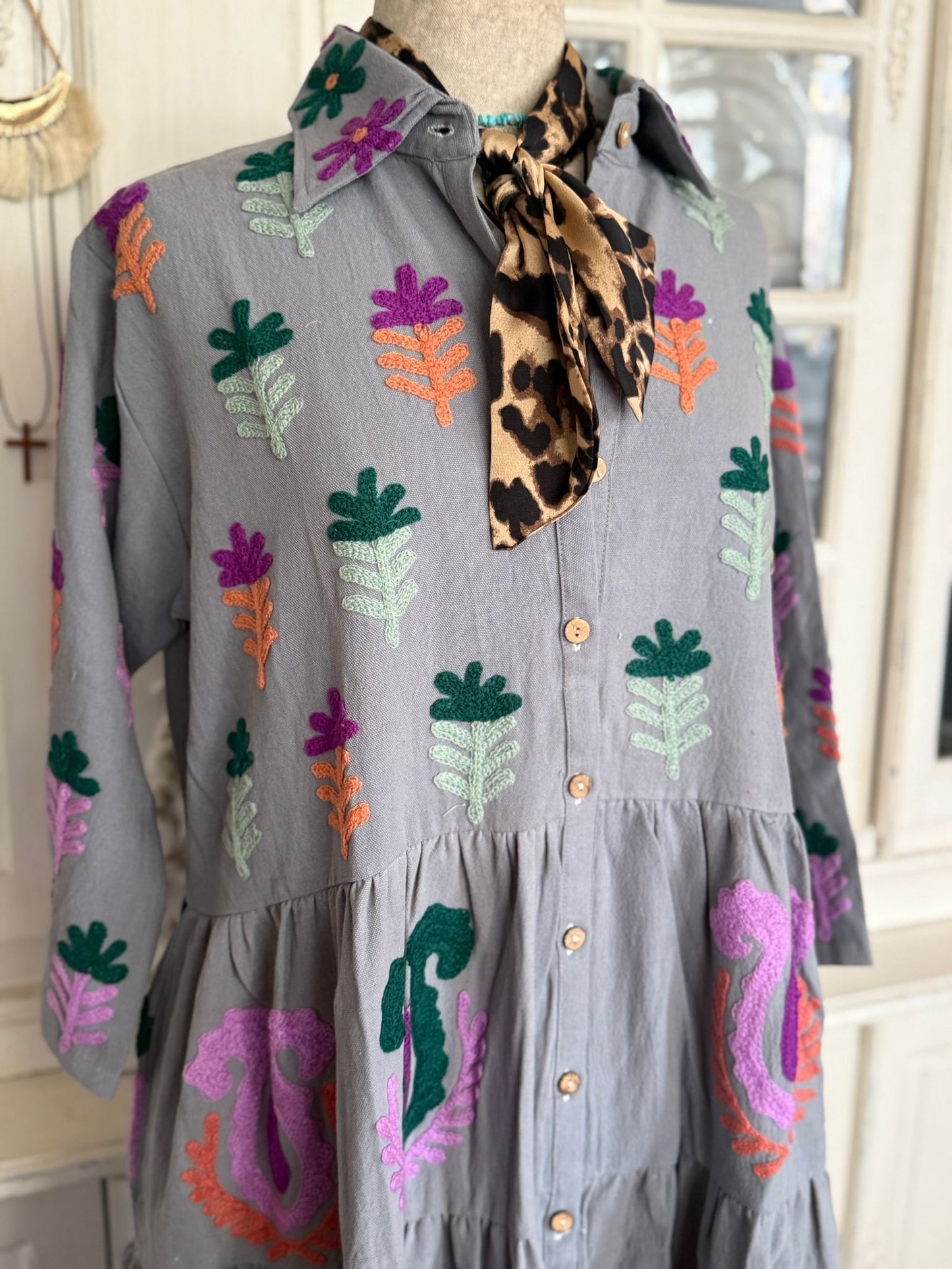 Embroidery jurk grey