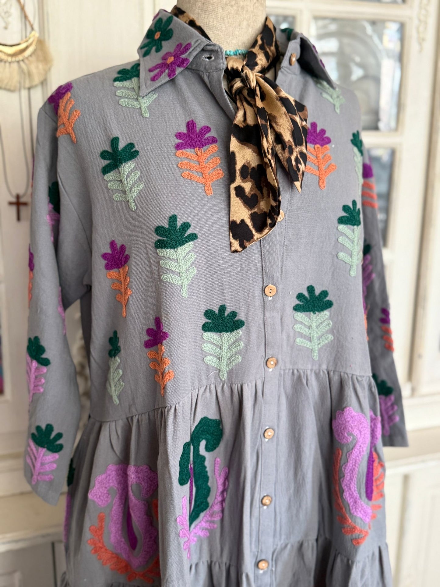 Embroidery jurk grey