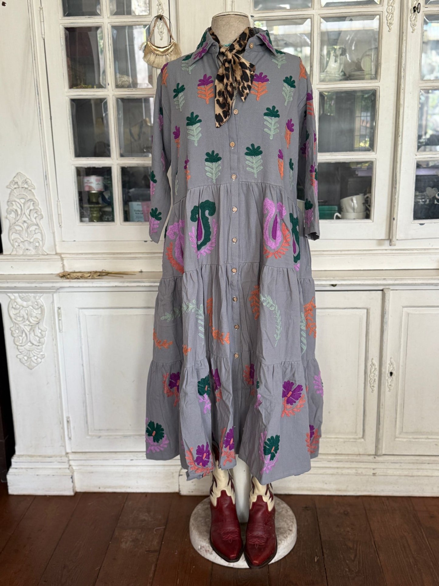 Embroidery jurk grey