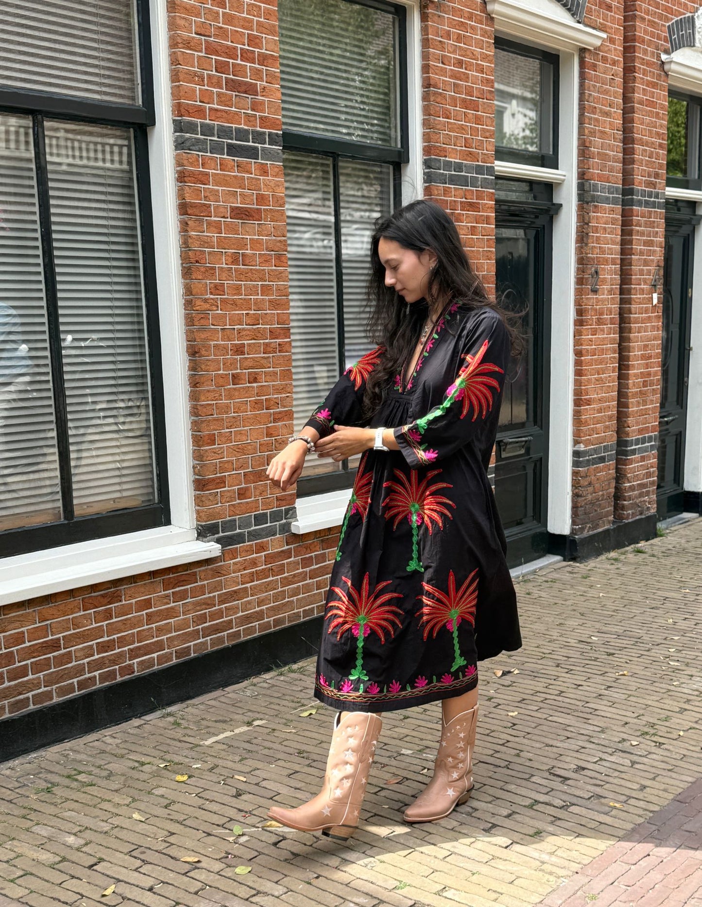 Embroidery jurk black