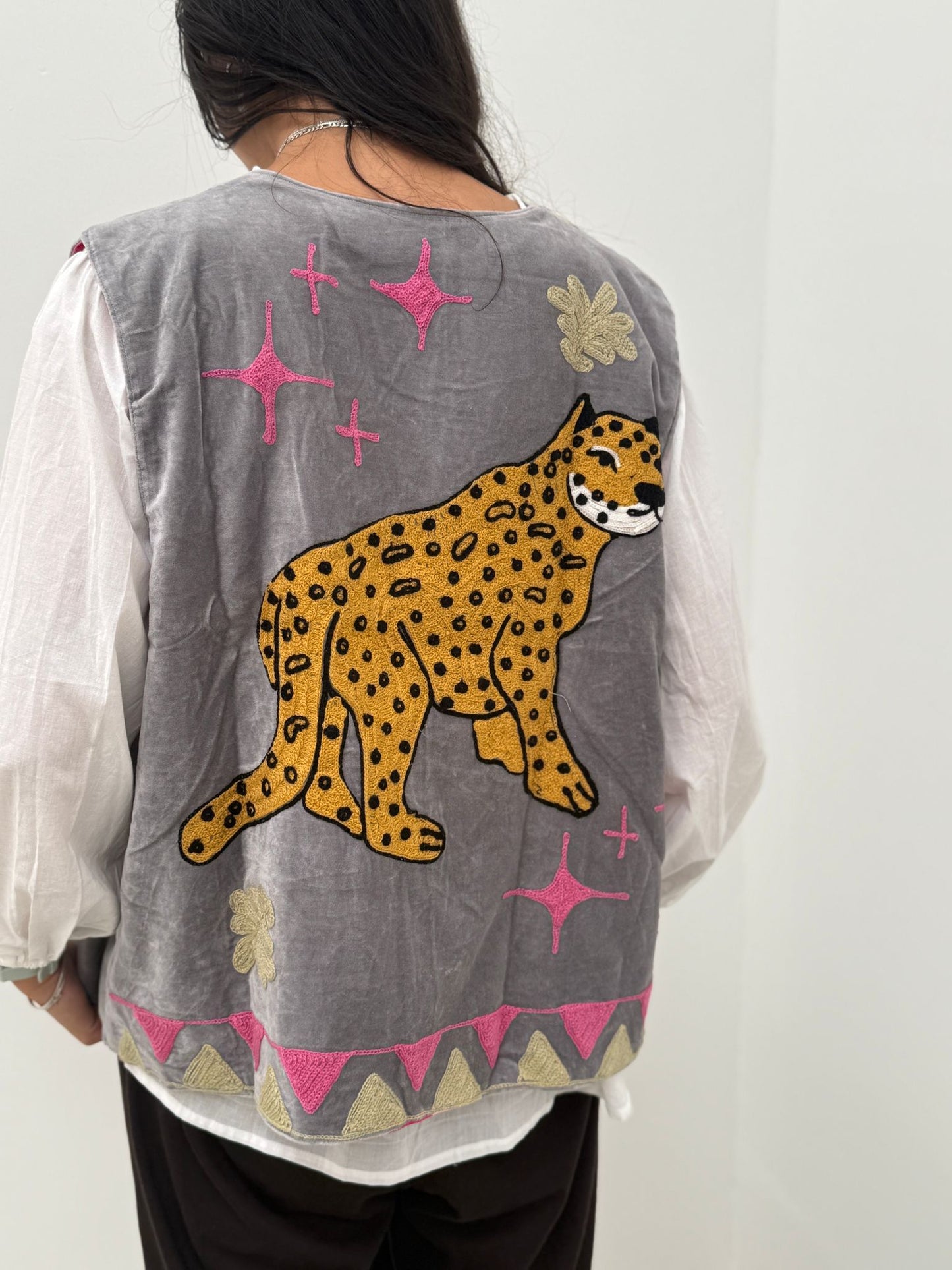 Velvet gilet panter grey