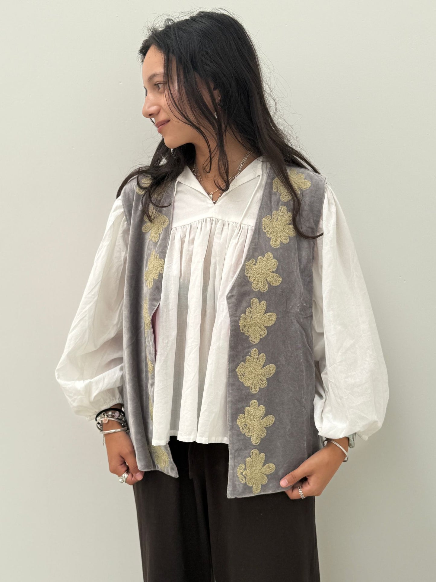 Velvet gilet panter grey