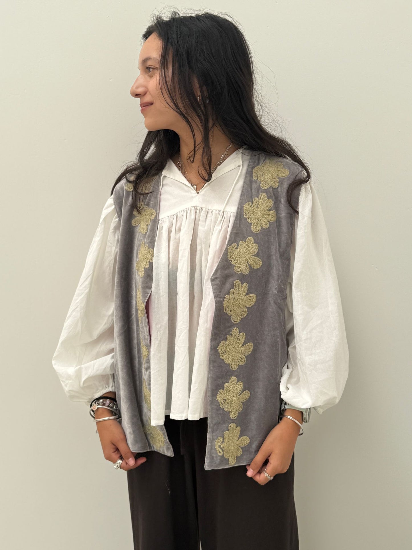 Velvet gilet panter grey