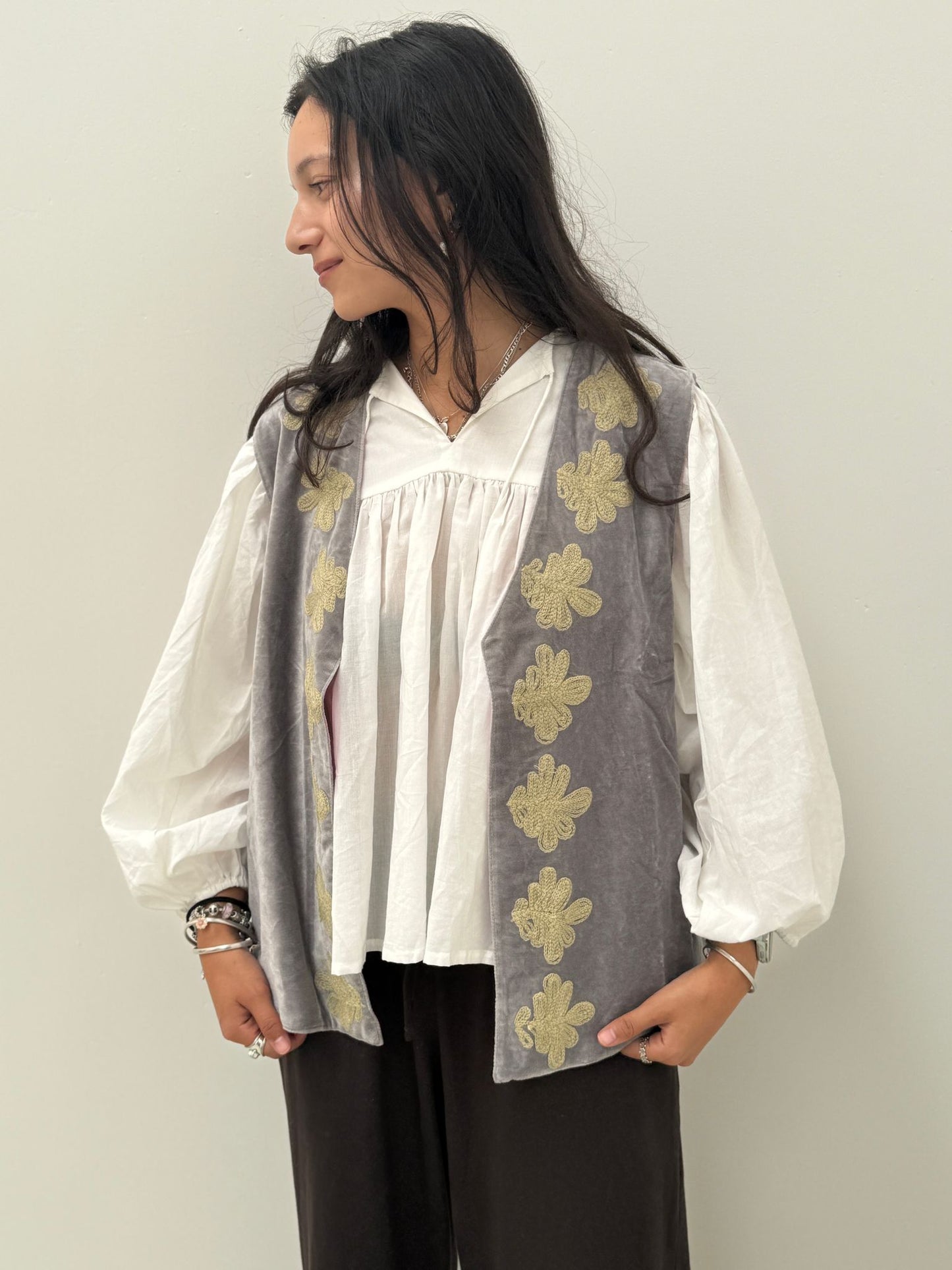 Velvet gilet panter grey