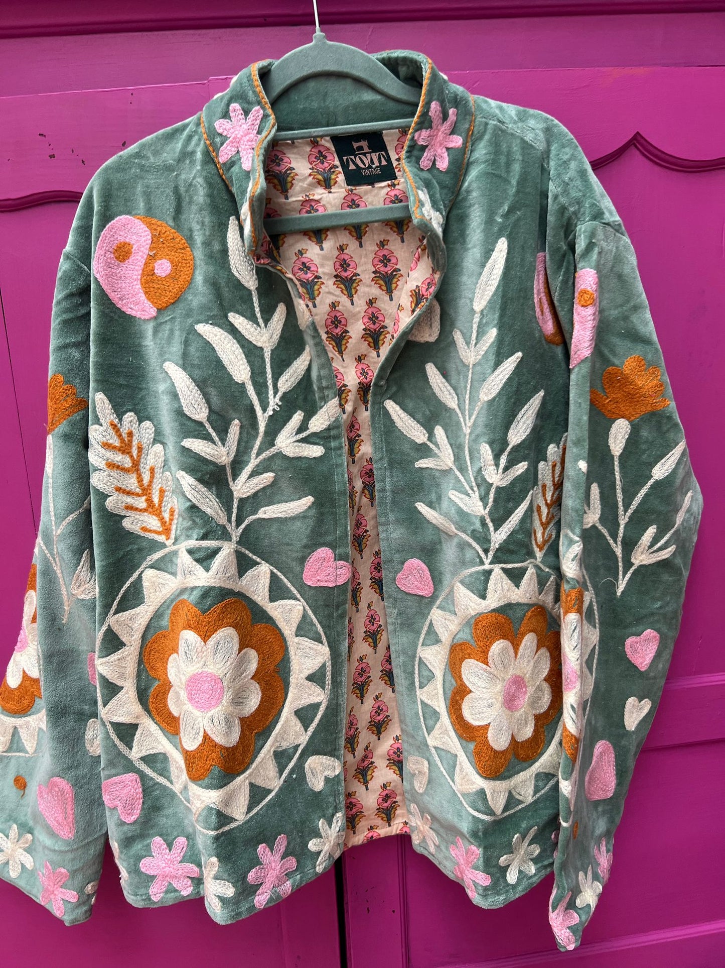 Velvet green yingyang